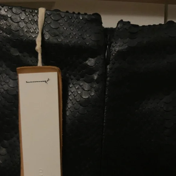 NWT J Brand Black Leather Shorts - Picture 5 of 13